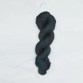 Symfonie Hand Dyed Yarns | VIVA 100% Superwash Merino | SS1032 Spinach Leaf (Semisolid color)